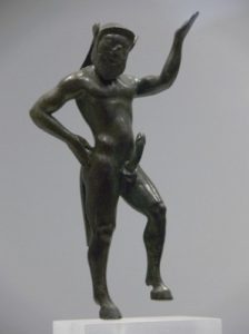 サテュロスの彫像
